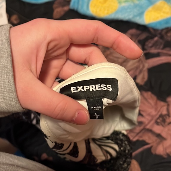 Express Large Aztec Sequins mini skirt - Picture 3 of 3